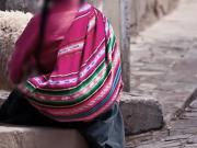 Captura a El Solitario, el ladrón que robaba vestido de pollera y portando un aguayo en El Alto