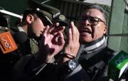 Zúñiga asiste a su juicio y dice que sus manillas son “símbolo del poder político”