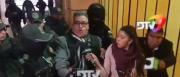 Antes de ingresar a su audiencia, Zúñiga reitera que el caso del supuesto golpe fue un “montaje” ordenado por Arce
