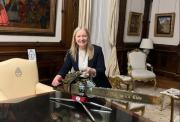 La Embajada de Francia declaró persona no grata a la Vicegobernadora de Mendoza y aliada de Milei por racismo