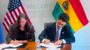 Bolivia y EEUU suscriben memorándum que proyecta cooperación de hasta $us 40 millones para desarrollo