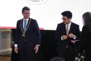 SUMAN CUESTIONAMIENTOS A LA CONDECORACIÓN DEL CÓNDOR DE LOS ANDES AL PRESIDENTE PAZ