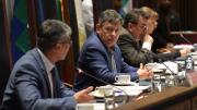 Senador Roca considera que son 122 leyes las que impiden despegue económico del país