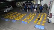 Can antidrogas Xenko detecta cargamento de 195 paquetes de marihuana durante control en Cochabamba