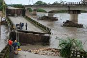 Colapsa el puente antiguo de Valle Sacta y restringen el tránsito en la carretera Cochabamba