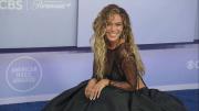 Karol G tendrá su estrella en el paseo de la fama en Hollywood