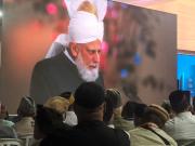 Miles de musulmanes desafían el miedo: la Jalsa Salana reúne a más de 50.000 personas bajo estrictas medidas de seguridad en Reino Unido