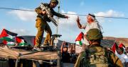 Una palestina pierde a su bebé tras quedar retenida en un control israelí