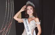 Valeria devuelve la corona de Miss Bolivia a Oruro