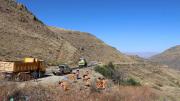Realizan limpieza de la Red Vial Fundamental en Sacambilla, Tiraque