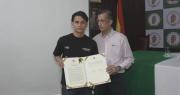 Brigada Parlamentaria realiza un reconocimiento póstumo al periodista Yerko Guevara por su trayectoria de más de 20 años