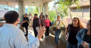 Gobernación cruceña observa que orden nacional obliga a farmacias a presentar reportes físicos en tiempo récord
