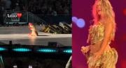Karol G queda atrapada en pleno concierto en Chicago por una falla en el escenario y sorprende con su reacción