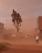 Beni: Riberalta queda cubierta por nube de polvo tras fuertes vientos que redujeron la visibilidad