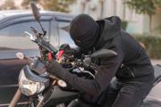 Taxista ayuda a impedir un robo de motocicleta