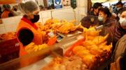 En menos de un mes, el precio del pollo se duplicó y supera los Bs 28 por kilo