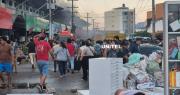 Incendio en la feria Barrio Lindo: En medio de la desesperación, comerciantes intentan salvar su mercancía