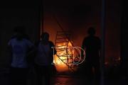 Fiscalía abre investigación de oficio por el incendio que consume parte de la feria Barrio Lindo