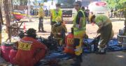 El otro lado del siniestro: La solidaridad de los cruceños que llevan agua y alimentos a los bomberos que luchan en Barrio Lindo