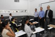 CRE abre 100 becas completas para bachilleres de 2026