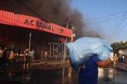 Barrio Lindo: Fiscalía apunta al sector de plásticos, útiles y pirotecnia como origen del incendio