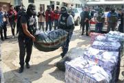 Conductores ebrios intentan sobornar a policías y son hallados con 520 paquetes de marihuana