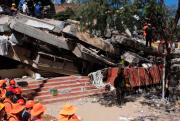 Aumentan a casi 240 los muertos por el terremoto de magntiud 7,4 en el noroeste de Colombia