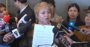 Legisladores piden interpelar a Espinoza por supuesta irregularidad en compra de auto