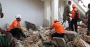Al menos 38 muertos tras el terremoto de magnitud 7,7 en Indonesia mientras un nuevo sismo se sintió este sábado