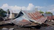 Cerca de medio centenar de muertos y 2.000 evacuados tras un terremoto de 7,7 en Indonesia