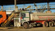Gobierno ofrece apoyo a Santa Cruz para importar combustible con empresas privadas
