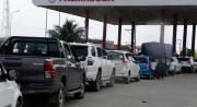 Tras semanas de filas, el Gobierno pide disculpas y anuncia normalización paulatina del combustible