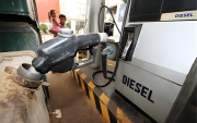 Gobierno promulga el Decreto Supremo 5676: Grandes consumidores pagarán Bs 18 por litro de diésel, transportistas y particulares mantienen tarifa de Bs 9,80