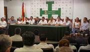 Crisis de combustible: autoridades y cívicos cruceños se reúnen con YPFB