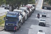 Gobierno dice que el diésel a Bs 18 es parte de “una transición” para desmontar el contrabando