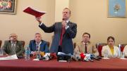 Tuto presenta proyecto de reforma constitucional con cinco ejes