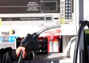La estatal petrolera paraguaya eleva el precio de los combustibles en su red