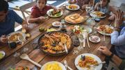 Nos estamos equivocando con los horarios de las comidas: esta es la mejor hora para cenar, según la ciencia
