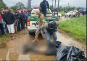 Policía halla a un hombre muerto y semidesnudo