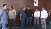 Gobierno y cisterneros se reúnen en Santa Cruz para garantizar la distribución de combustibles
