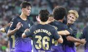 Barcelona inicia la defensa de su título en España con una goleada a Elche