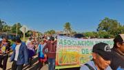 Productores de San Juan marchan contra el DS 5676 y afectan el tránsito en la ruta Santa Cruz–Cochabamba