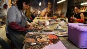 Kuska, las bolivianas empoderadas que transforman cerámicas y azulejos reciclados en arte