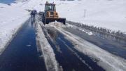 Nevadas y un derrumbe complican el tránsito en carreteras de cuatro departamentos