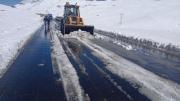 Cierran tramo de La Cumbre por intensas nevadas en La Paz