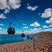 PERÚ DA LUZ VERDE A CONSTRUIR UN TELEFÉRICO EN LA MAYOR CIUDAD A ORILLAS DEL LAGO TITICACA