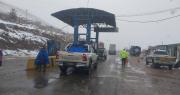 Persistente nevada cae en la ruta Cochabamba – Oruro, vehículos circulan con precaución
