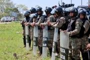 Gobierno despliega a militares y policías ante amenaza de bloqueos en Yapacaní