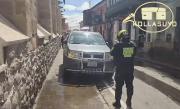 Sorpresa: Policía multó a vehículos estacionados ilegalmente en la calle Quijarro