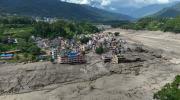 Aumentan a 55 los muertos y a 403 los desaparecidos en la riada masiva en Nepal